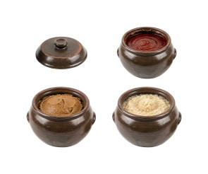 고추장, 된장, 다진마늘 항아리